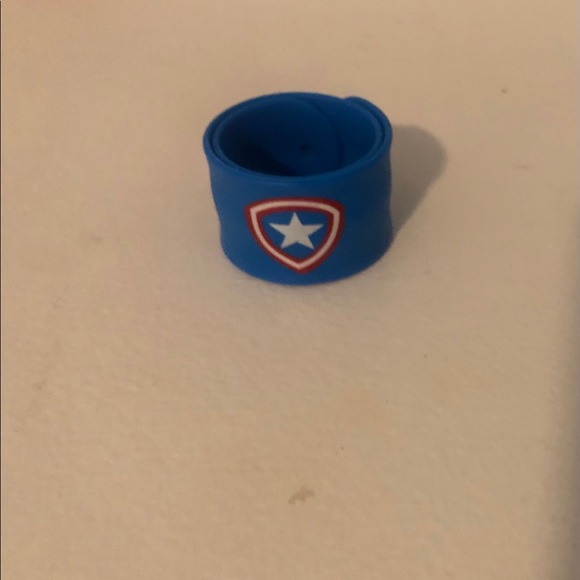 12 New Superhero Stocking Stuffer Slap Bracelets - Picture 4 of 7